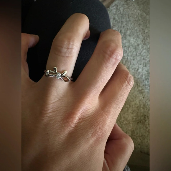 Bow Ring Diamond Accents Sterling Silver size 5 - Picture 6 of 6